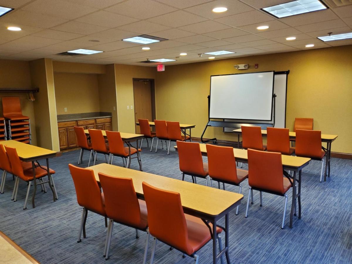 Holiday Inn Express Hotel & Suites Mattoon By Ihg Buitenkant foto