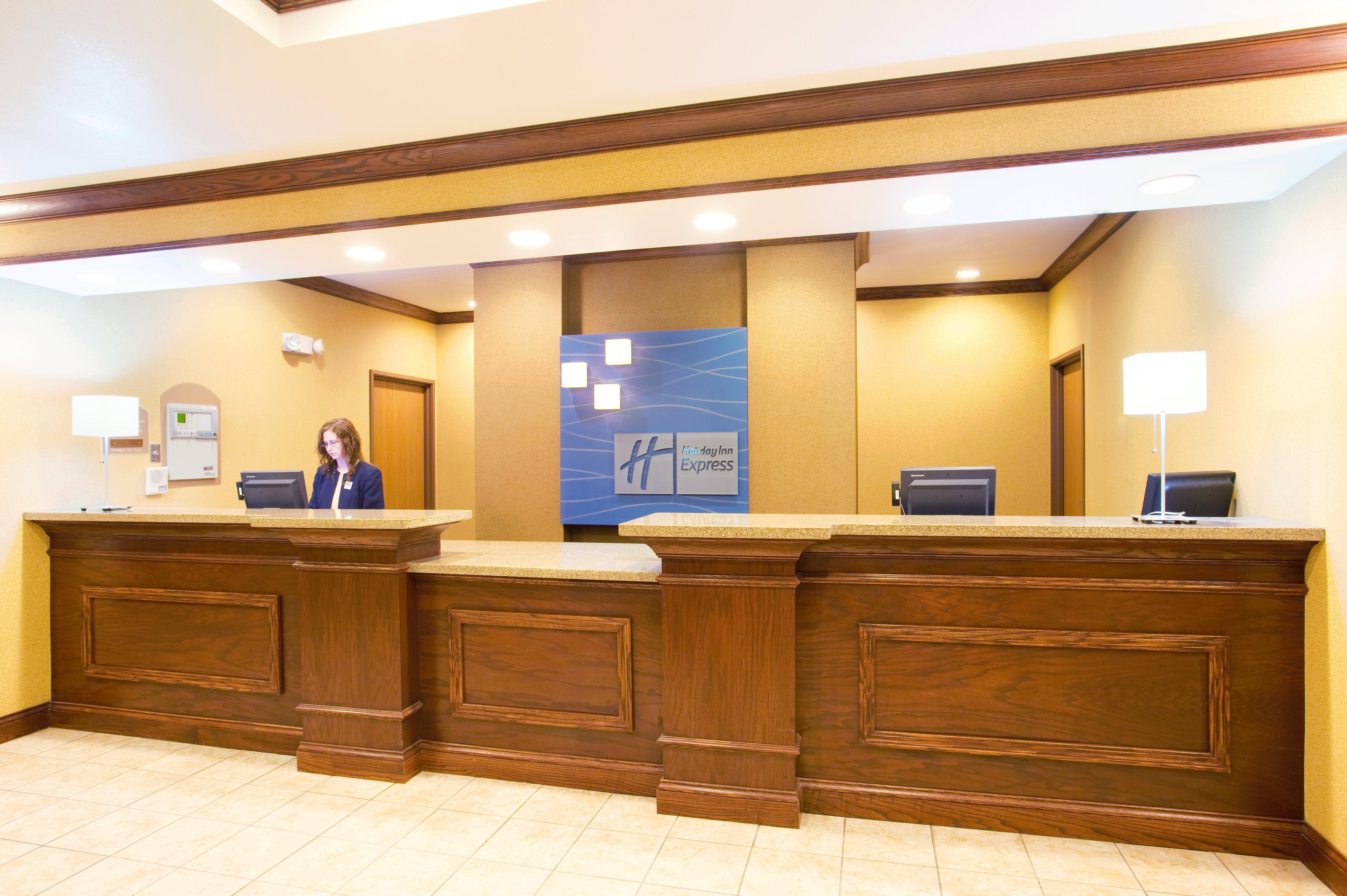 Holiday Inn Express Hotel & Suites Mattoon By Ihg Buitenkant foto