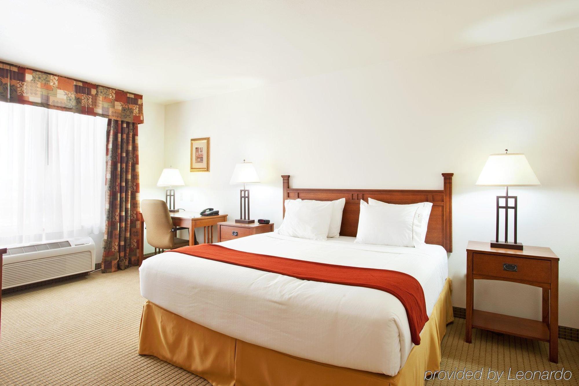 Holiday Inn Express Hotel & Suites Mattoon By Ihg Buitenkant foto